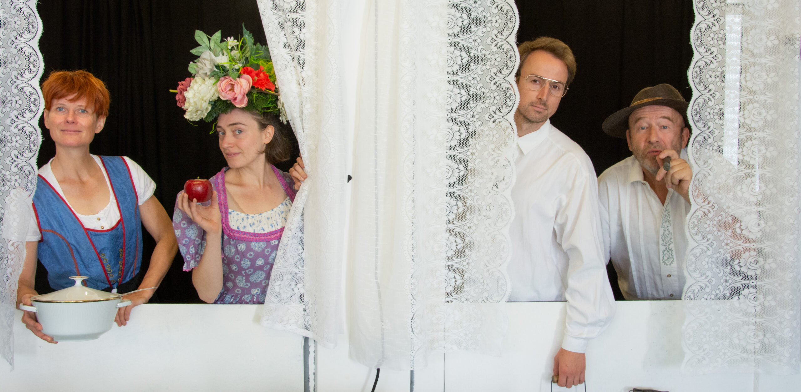 NÄCHSTE PREMIERE: HOLZERS PEEPSHOW